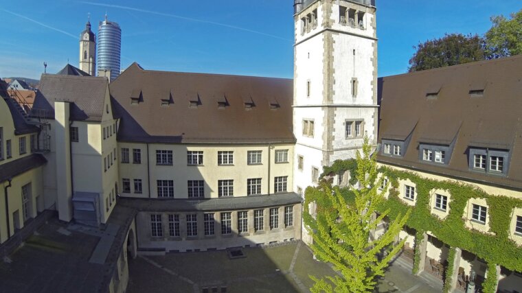 Universitätshauptgebäude